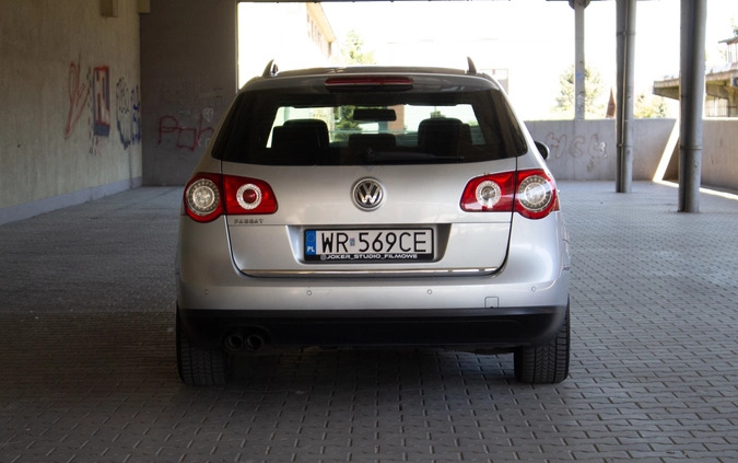 Volkswagen Passat cena 17900 przebieg: 400213, rok produkcji 2010 z Radom małe 704